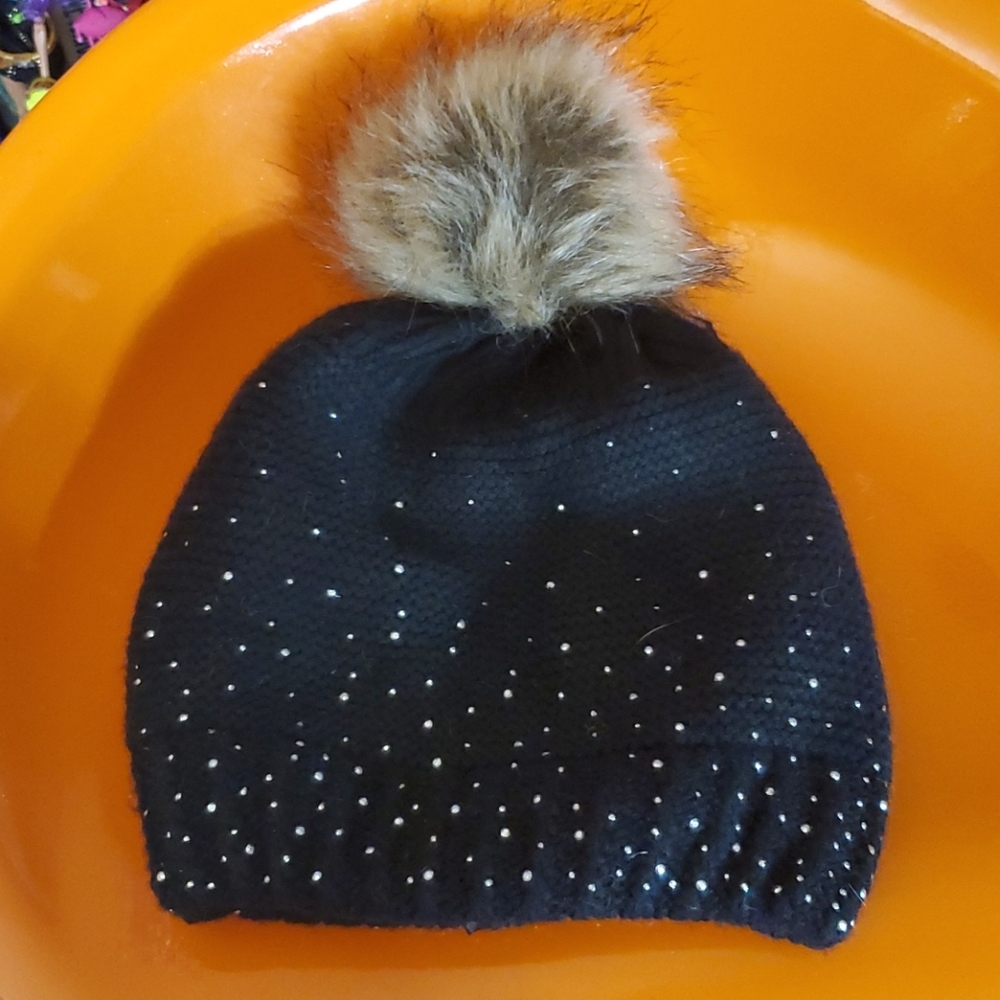 PEARL AND SILVER STUDDED WITH FUR BALL - Picture 9 of 9